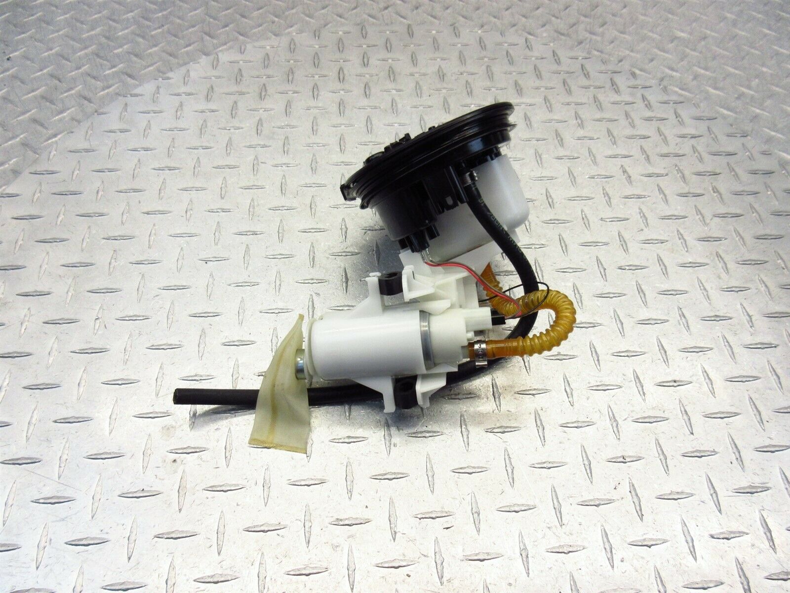 2011 08-16 BMW K1300 K1300S Fuel Pump Gas Petrol Works Oem - Fresh Stock Dated February 2026
