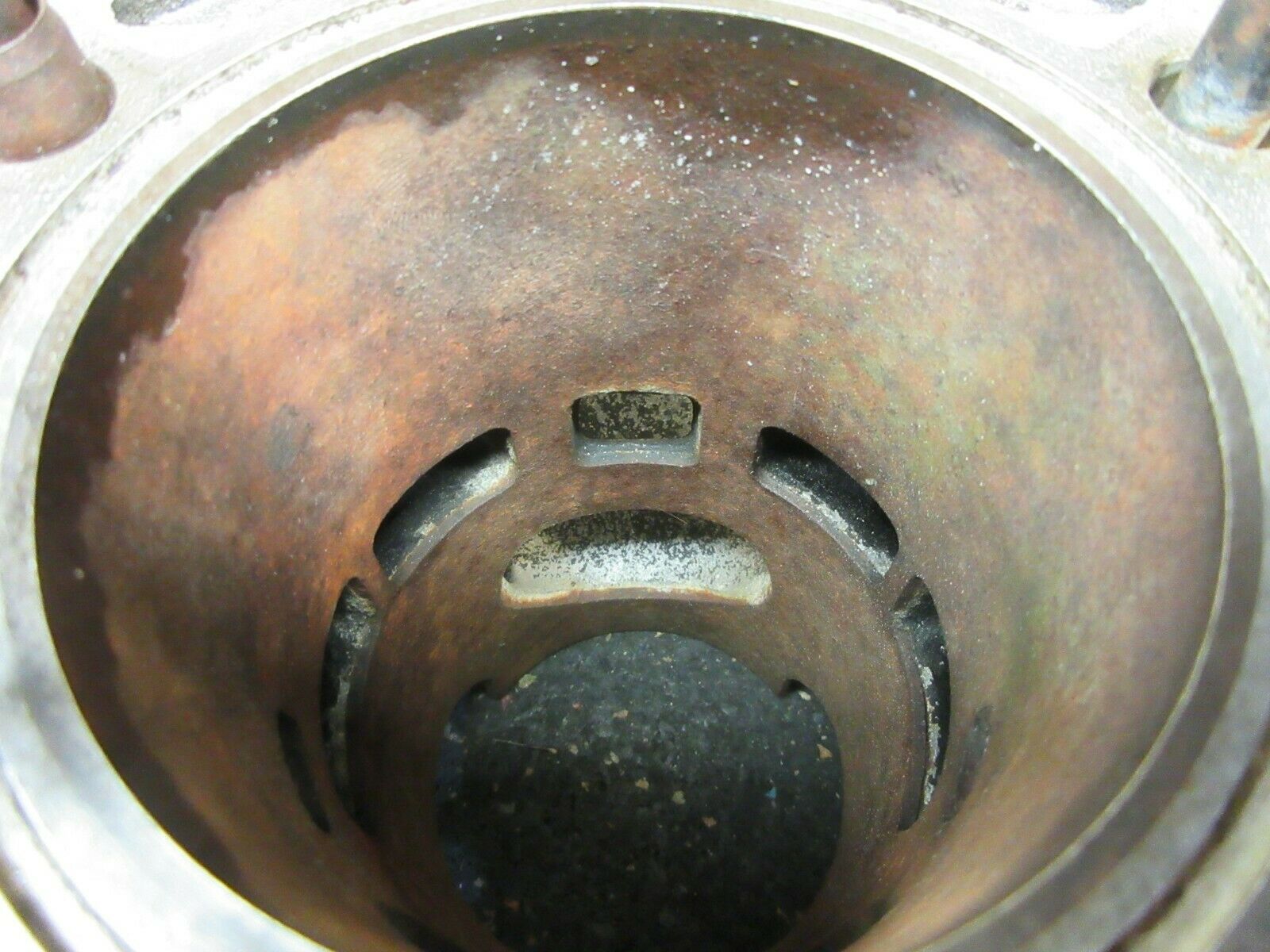 1986 Yamaha YZ250 Cylinder with 69mm rusty bore 86 YZ 250 1LU-11311-00-00 - Fresh Stock Dated February 2026