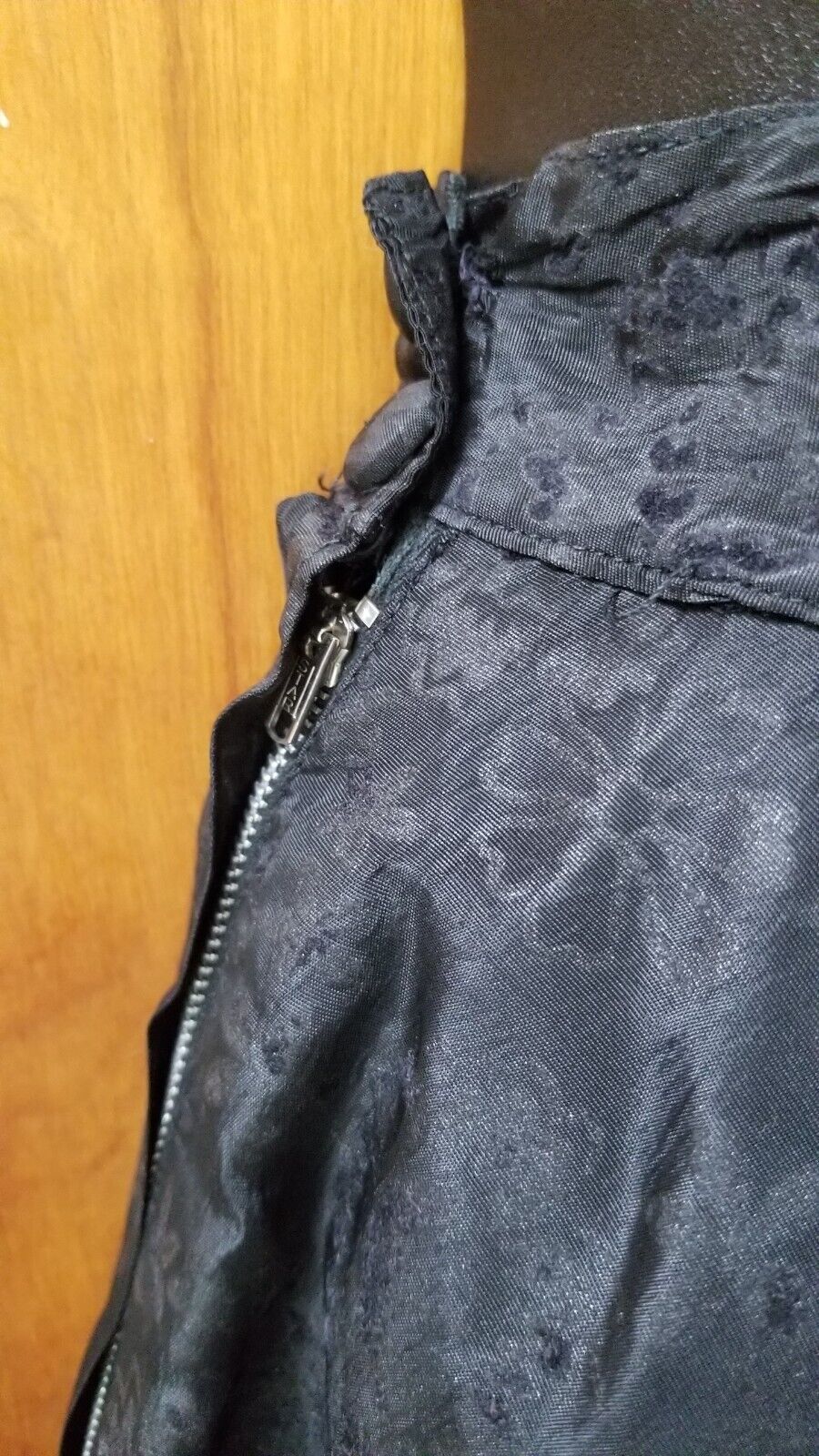 Vintage 1950s Black Circle Skirt Floral-Textured Rayon Taffeta Size 4/6 - Fresh Stock Dated March 2026