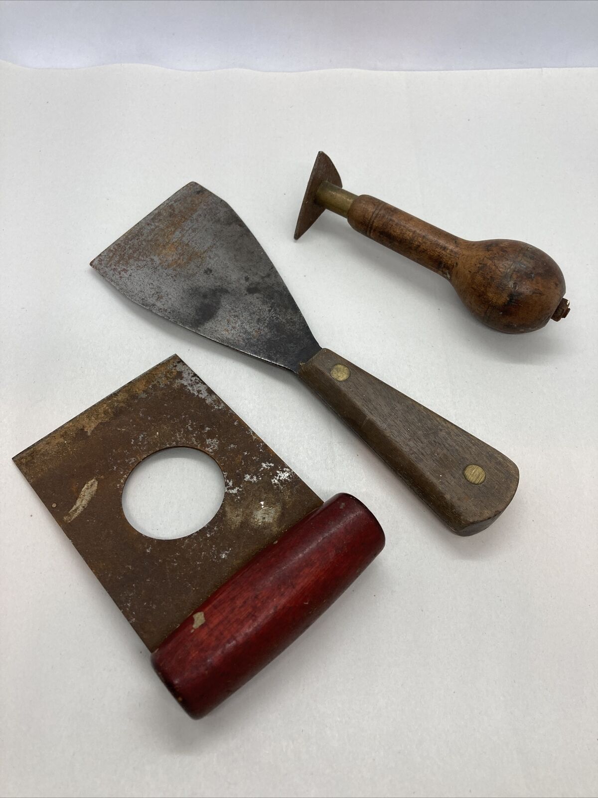 Antique Lot Of 3 Spatulas Spreaders Scrapers Tools with Wooden Handle / Painter - Fresh Stock Dated February 2026