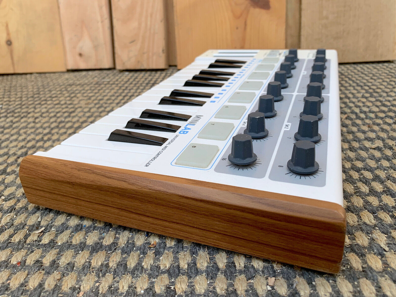 ARTURIA MiniLab MIDI Controller Keyboard 25-Key Universal Synth Recording Studio - Fresh Stock Dated February 2026