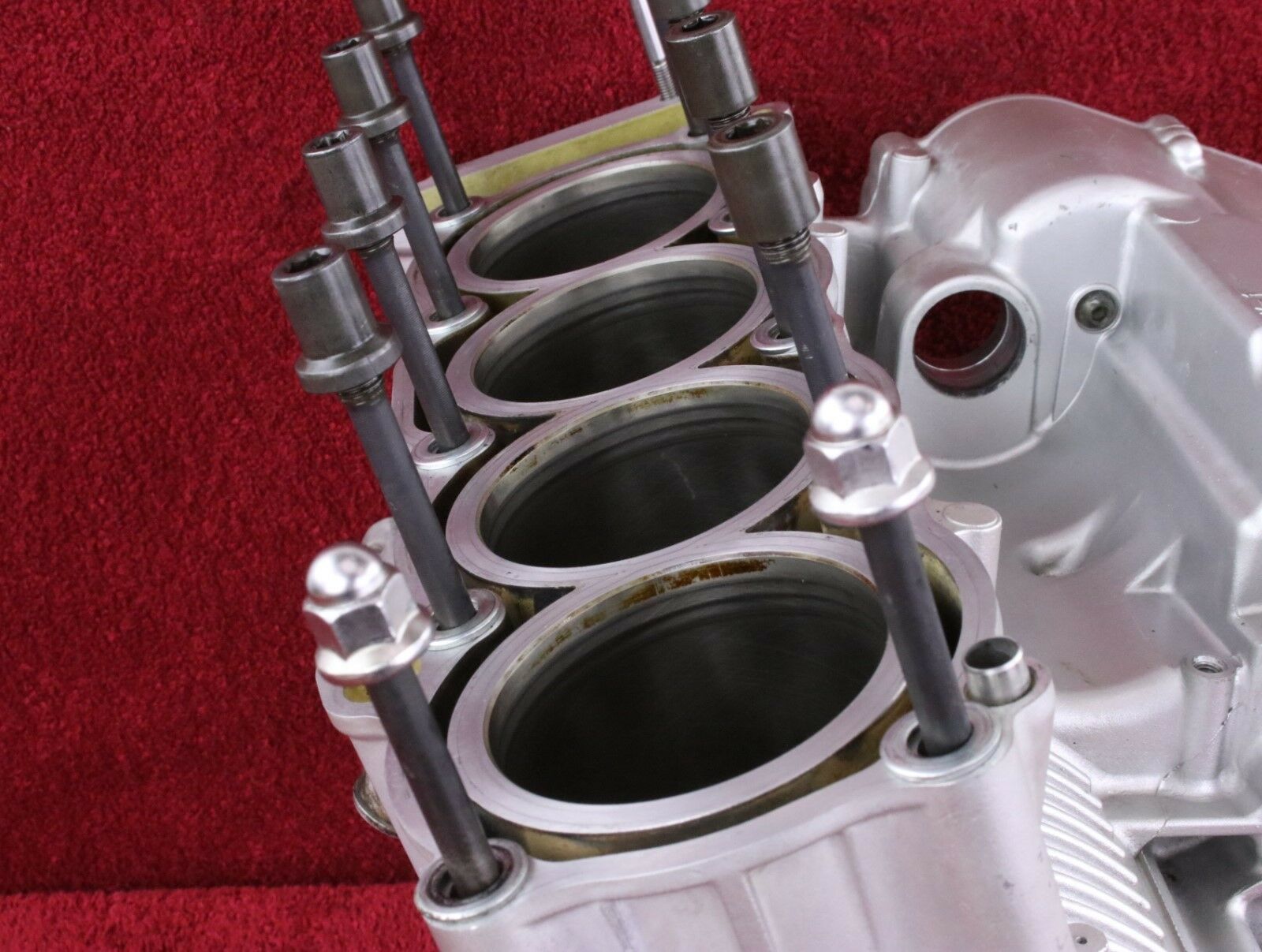 Engine Block / Cylinders 01-05 FZ1 Fazer 1000 FZS1000 Crankcase / Case / Cases - Fresh Stock Dated February 2026