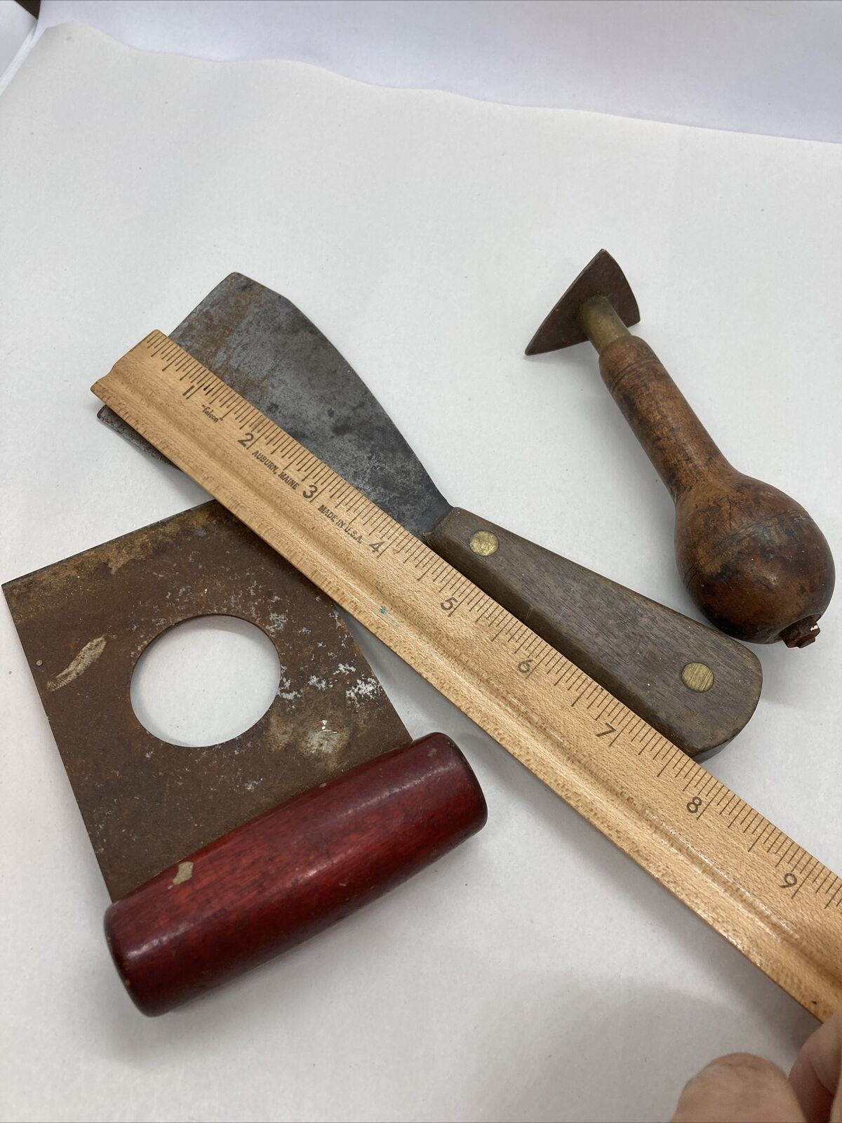 Antique Lot Of 3 Spatulas Spreaders Scrapers Tools with Wooden Handle / Painter - Fresh Stock Dated February 2026