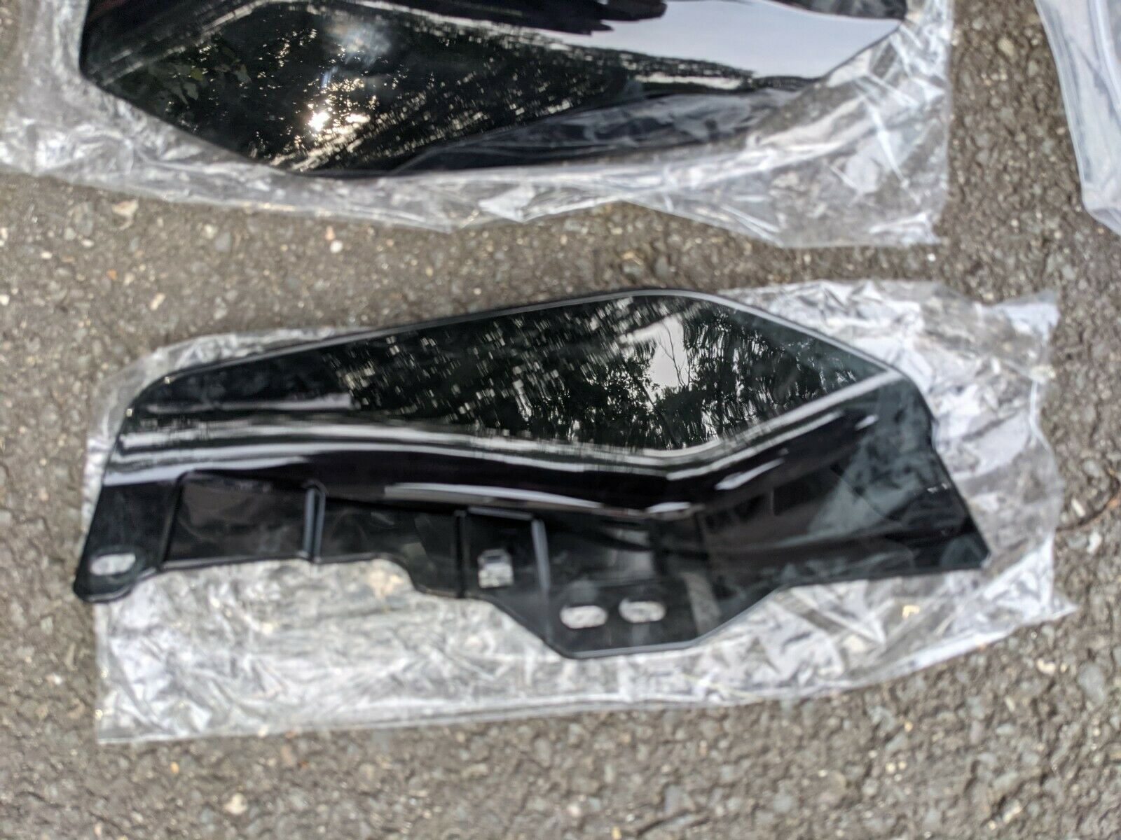 HARLEY-DAVIDSON MID FRAME AIR DEFLECTOR SET 57200243 09-LATER TOURING - Fresh Stock Dated February 2026