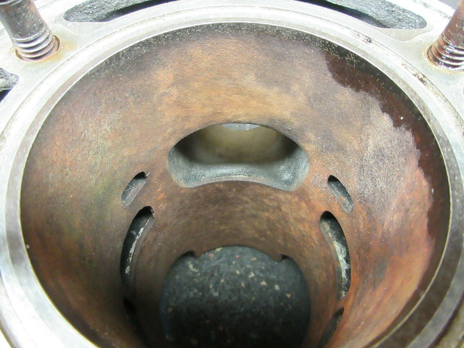 1986 Yamaha YZ250 Cylinder with 69mm rusty bore 86 YZ 250 1LU-11311-00-00 - Fresh Stock Dated February 2026