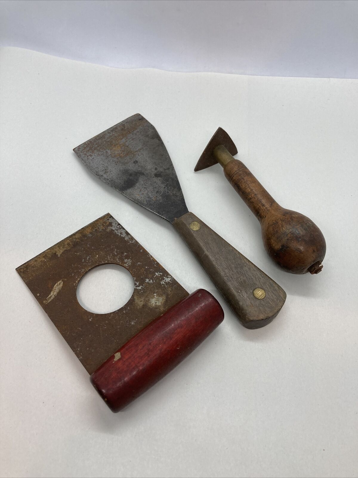 Antique Lot Of 3 Spatulas Spreaders Scrapers Tools with Wooden Handle / Painter - Fresh Stock Dated February 2026