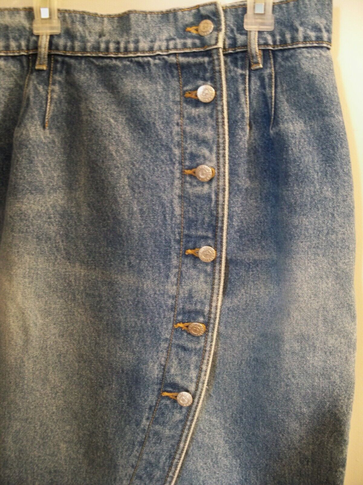 RARE VINTAGE 1980's CRISTINA Button Scallop Front Denim Skirt Size 11/12 - Fresh Stock Dated March 2026