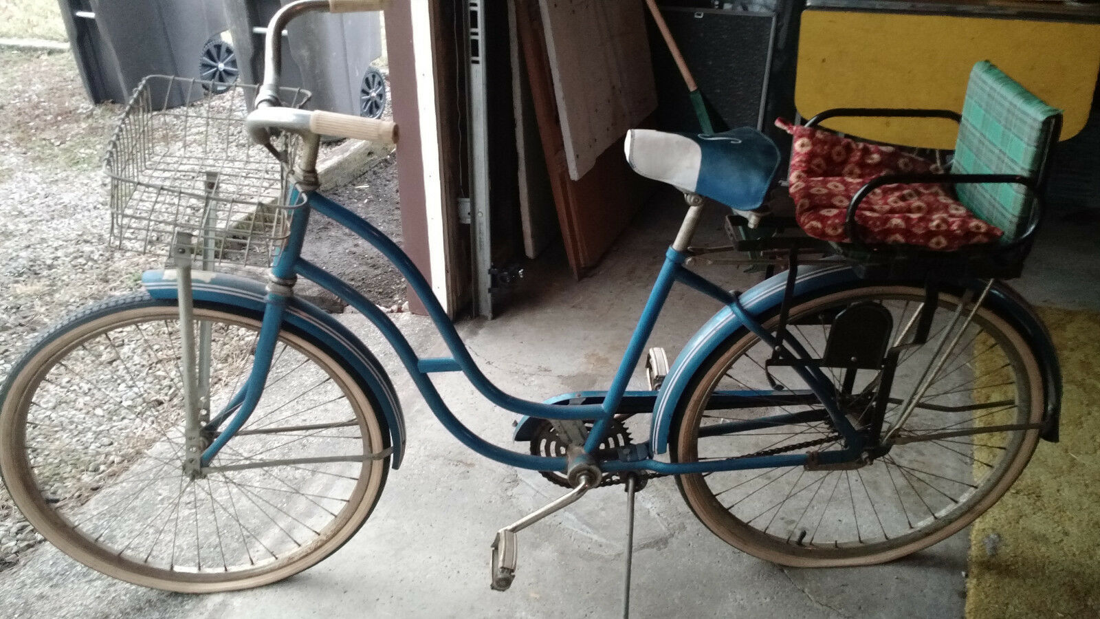 Schwinn Hawthorne Vintage Bicycle - Fresh Stock Dated February 2026