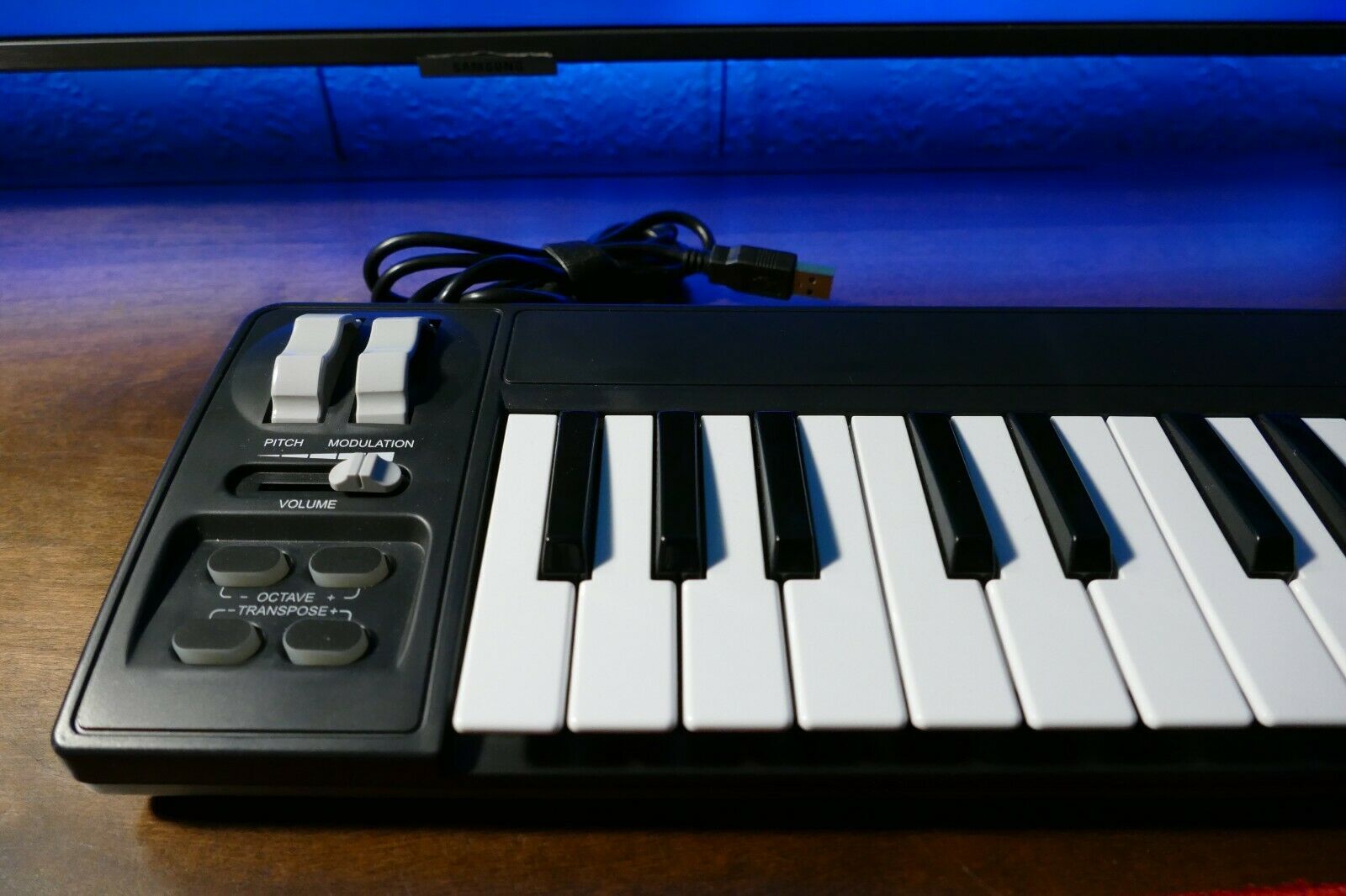 Arturia Keystep Controller/Sequencer + MIDIPLUS AKM320 Controller + Extras - Fresh Stock Dated February 2026