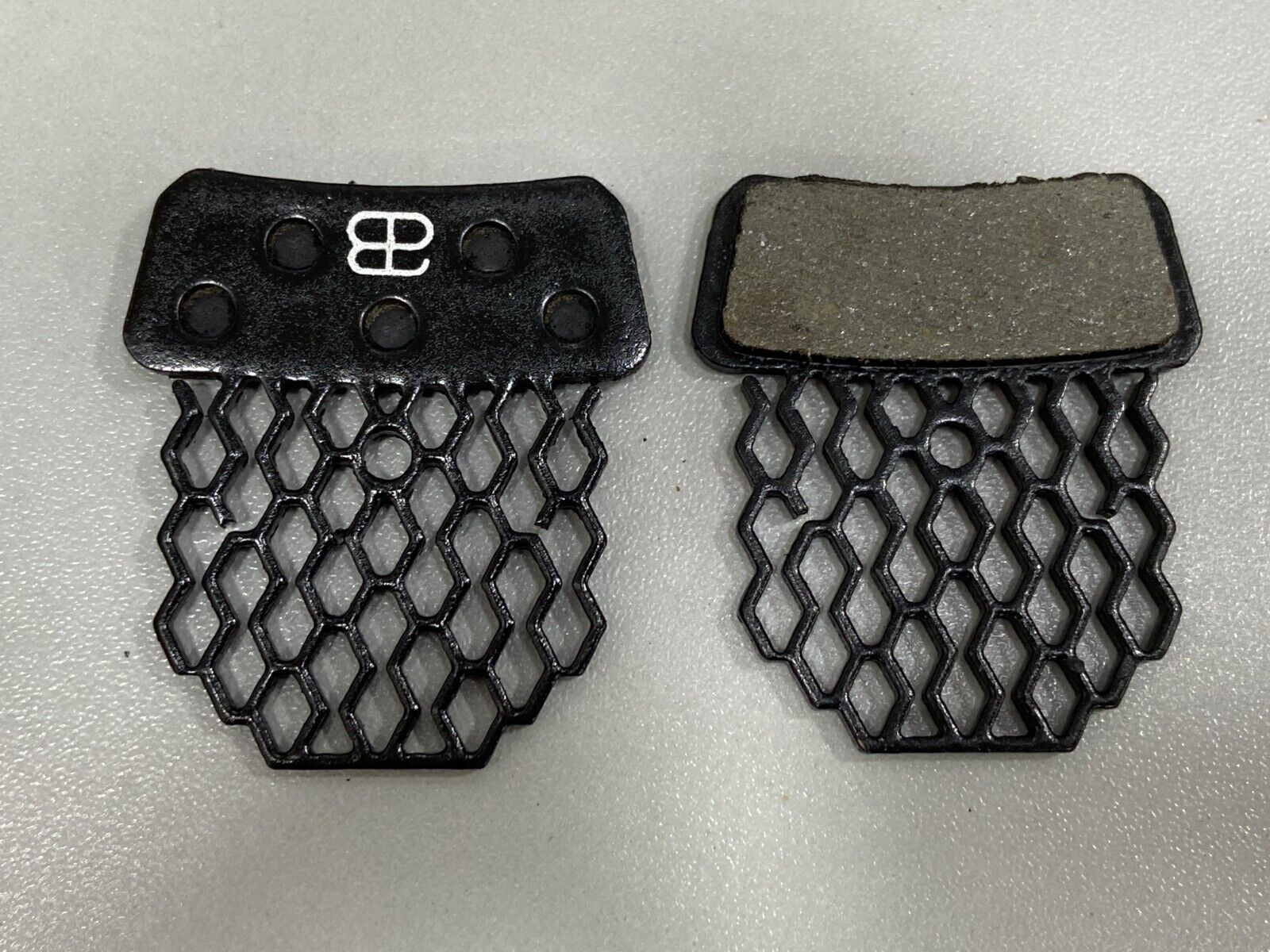 AbsoluteBlack GraphenPads Disc Brake Pads (Disc 31) - For Sram G2 - Fresh Stock Dated February 2026