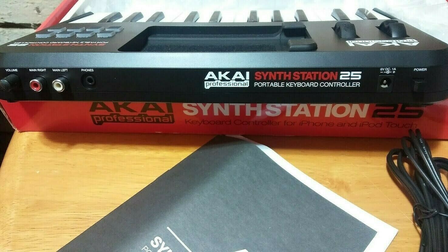 Akai SynthStation25 MIDI Keyboard Controller for iPhone iPod Touch PC Mac - Fresh Stock Dated February 2026