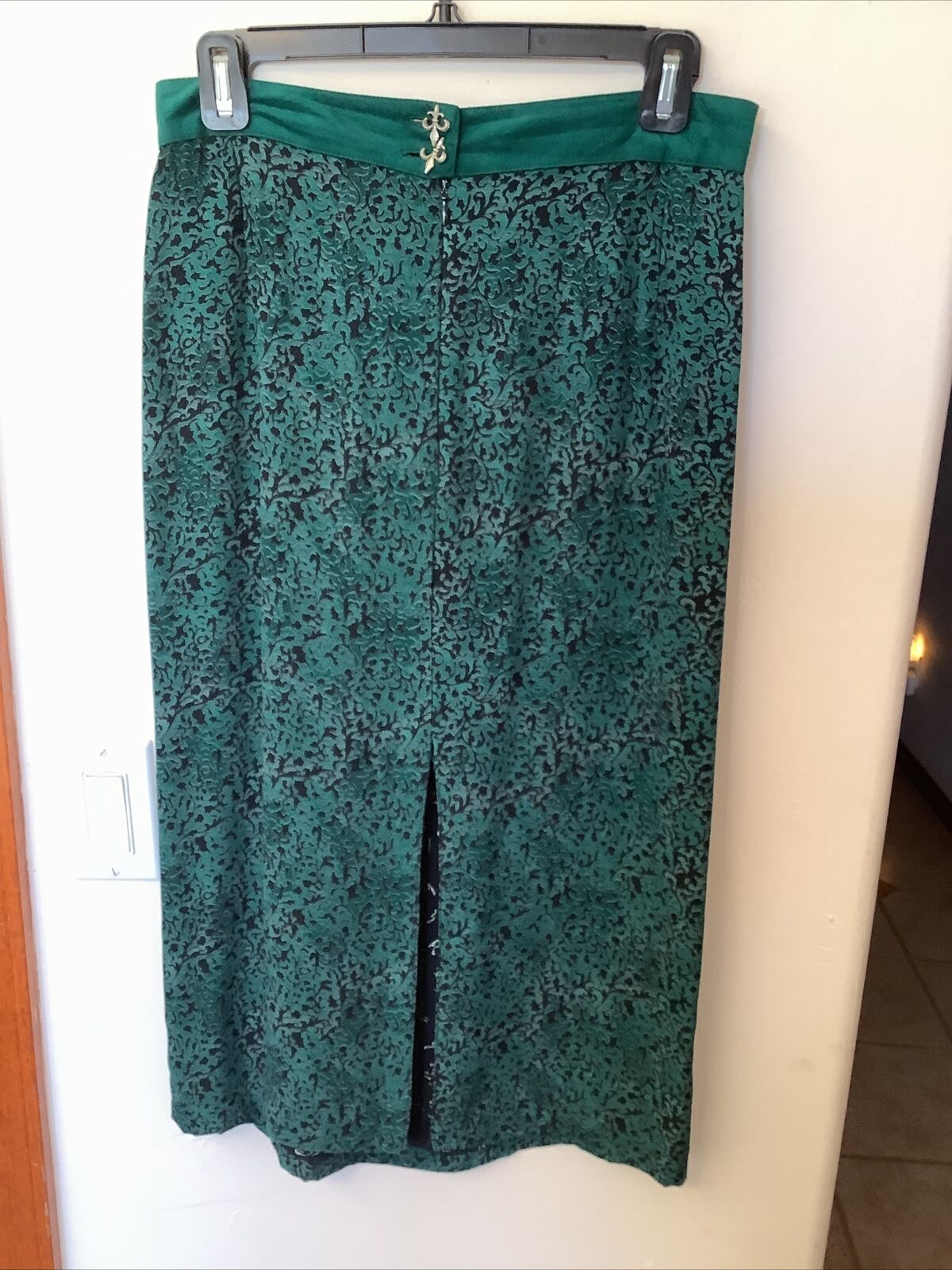 Platinum Dorothy Schoelen black and green skirt size 10 - Fresh Stock Dated March 2026