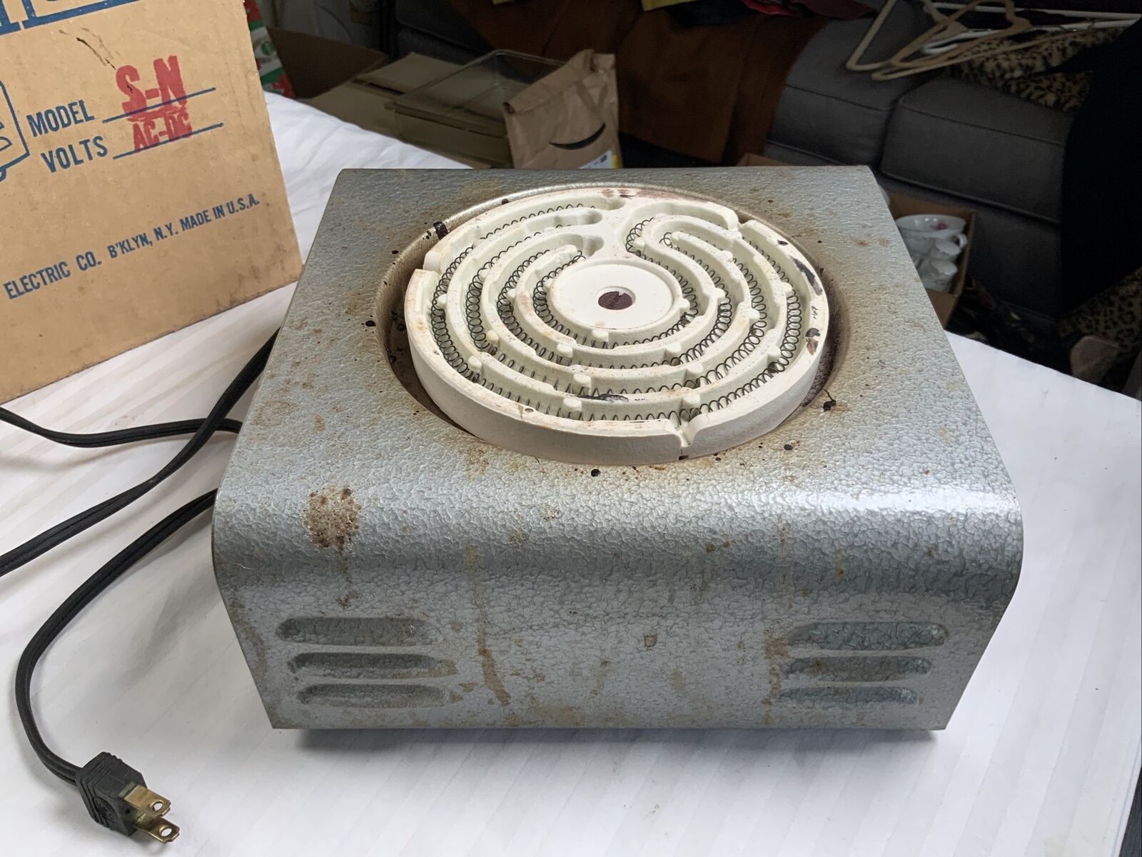 Vintage AJax / Standard-Hygrade Portable Electric Stove Hot Plate, Single Burner - Fresh Stock Dated February 2026