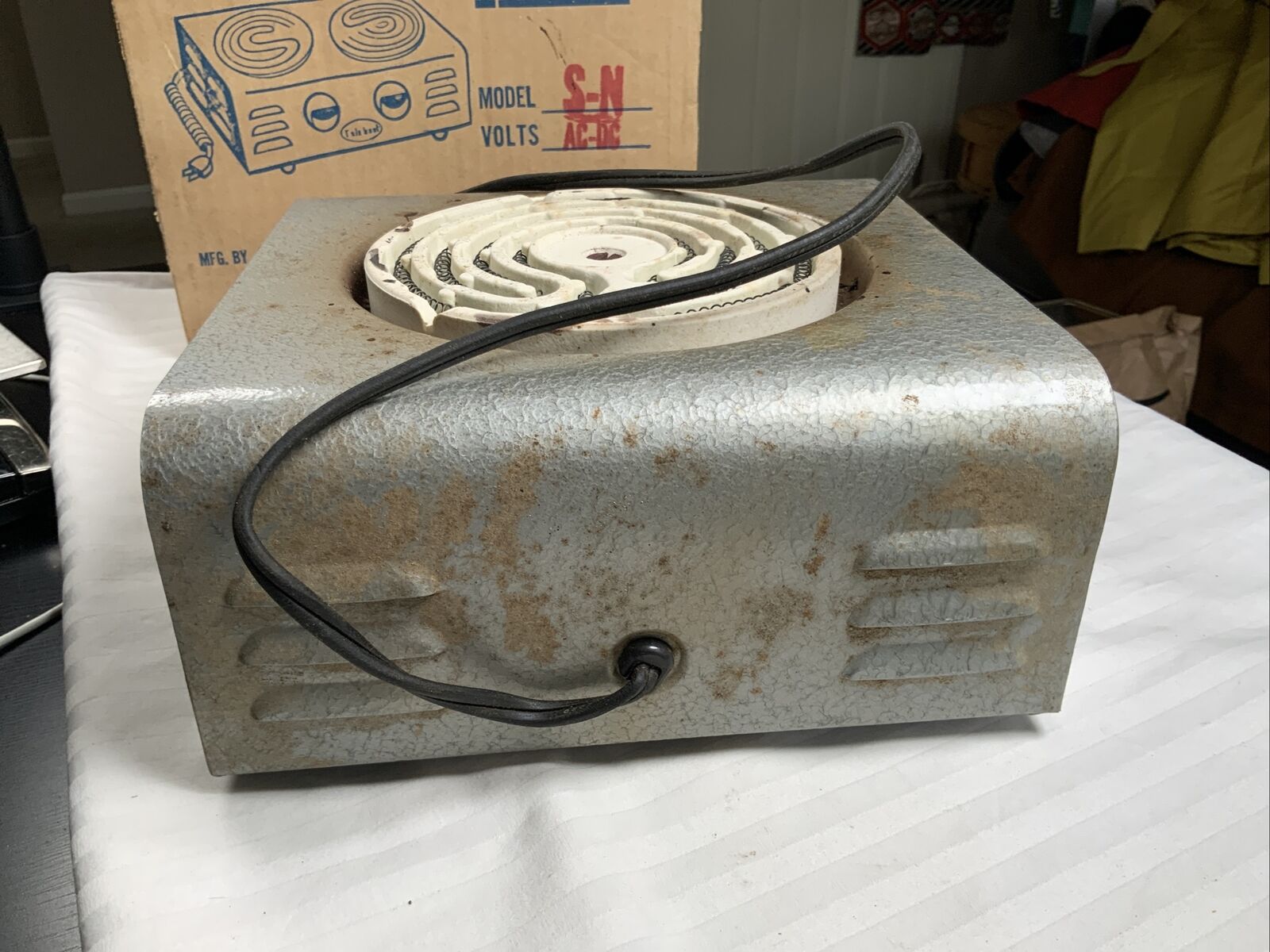 Vintage AJax / Standard-Hygrade Portable Electric Stove Hot Plate, Single Burner - Fresh Stock Dated February 2026