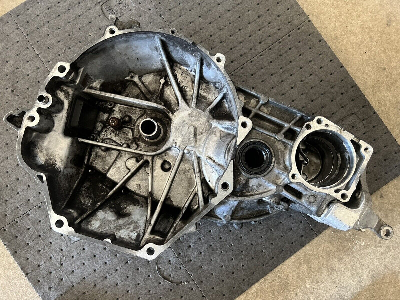 02-06 k24 honda crv awd transmission bell housing casing - Fresh Stock Dated February 2026