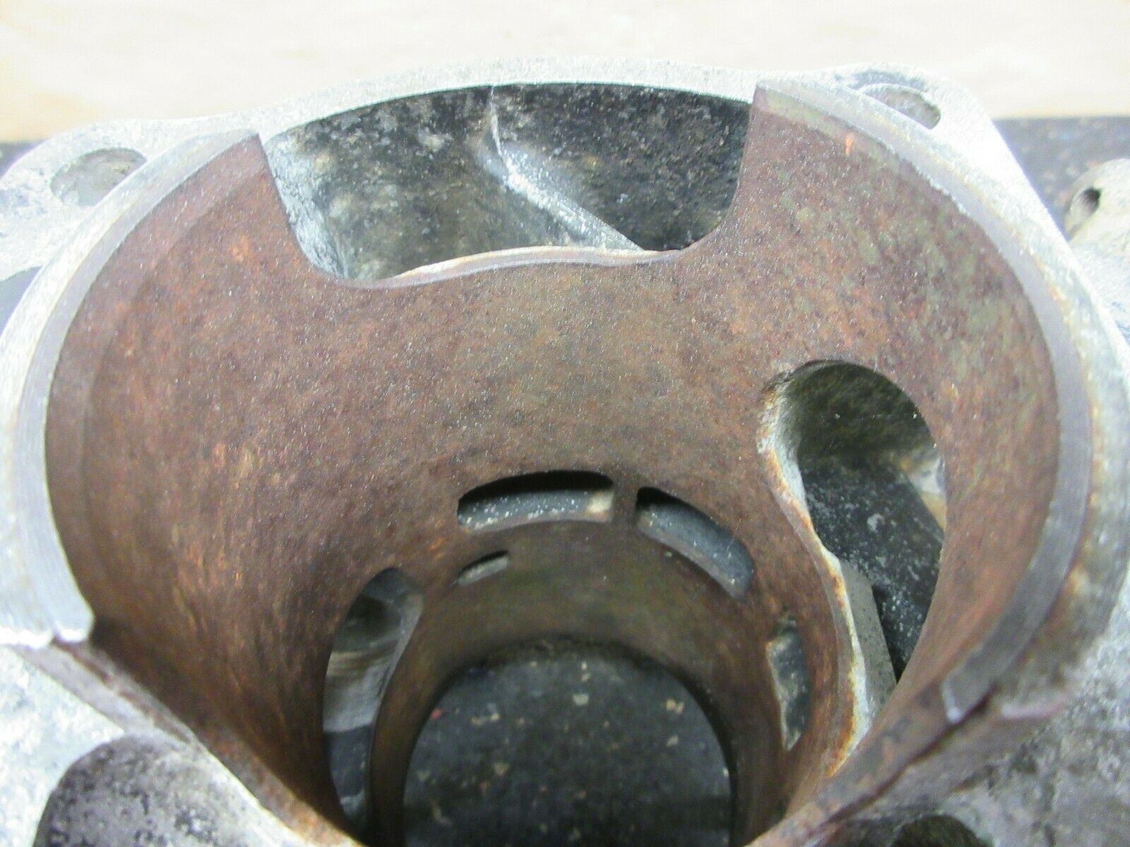 1986 Yamaha YZ250 Cylinder with 69mm rusty bore 86 YZ 250 1LU-11311-00-00 - Fresh Stock Dated February 2026