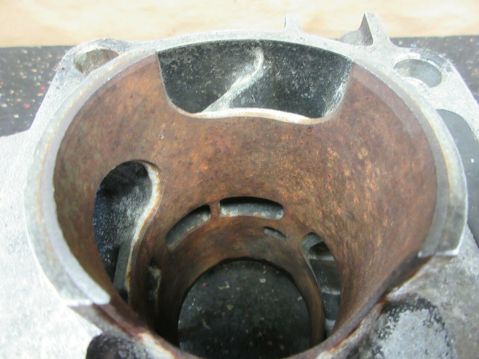 1986 Yamaha YZ250 Cylinder with 69mm rusty bore 86 YZ 250 1LU-11311-00-00 - Fresh Stock Dated February 2026