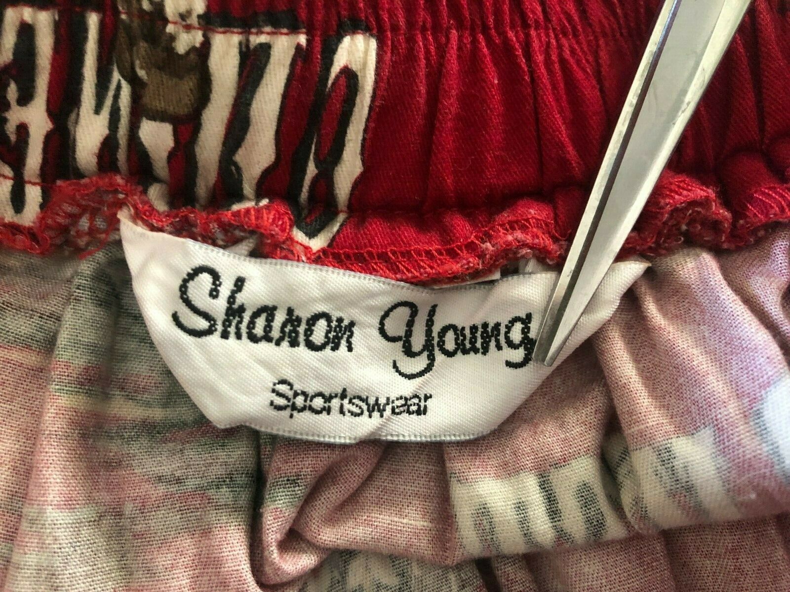 Vintage Sharon Young Skirt Size M Annie Oakley Wild West Gun Horse USA SOFT - Fresh Stock Dated February 2026