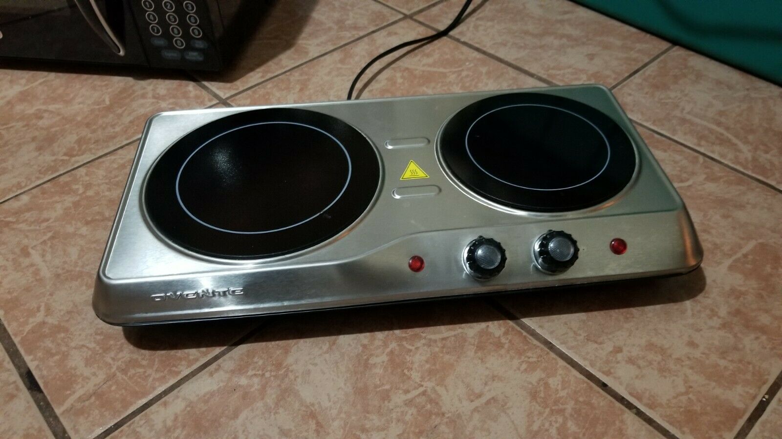 OVENTE  Electric Double Hot Plate Countertop.  Cast Iron Burner 6 & 7 inch Plate - Fresh Stock Dated February 2026
