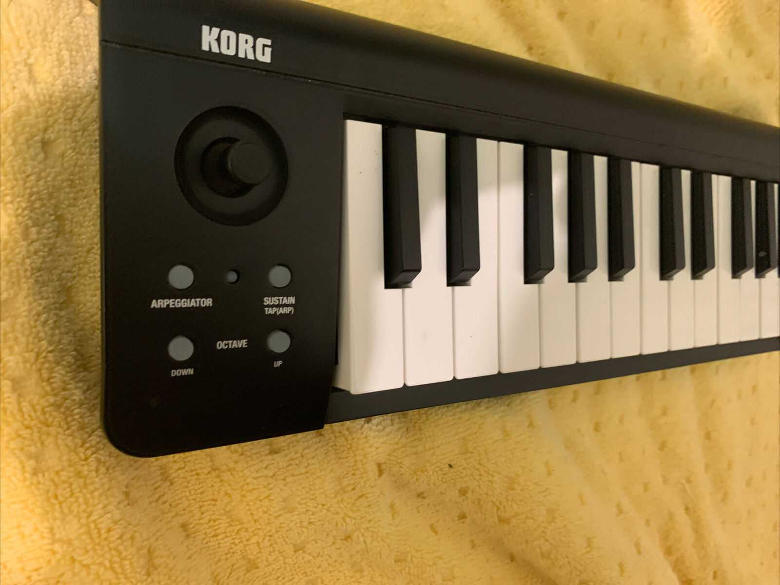 Korg Microkey 25 Key Ultra Compact USB Controller - pre owned - Fresh Stock Dated February 2026