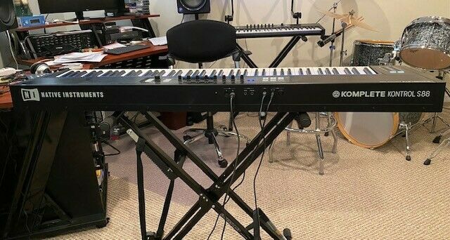 Native Instruments Komplete Kontrol S88 MIDI controller - Fresh Stock Dated February 2026