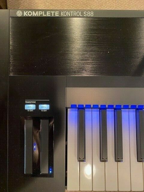 Native Instruments Komplete Kontrol S88 MIDI controller - Fresh Stock Dated February 2026