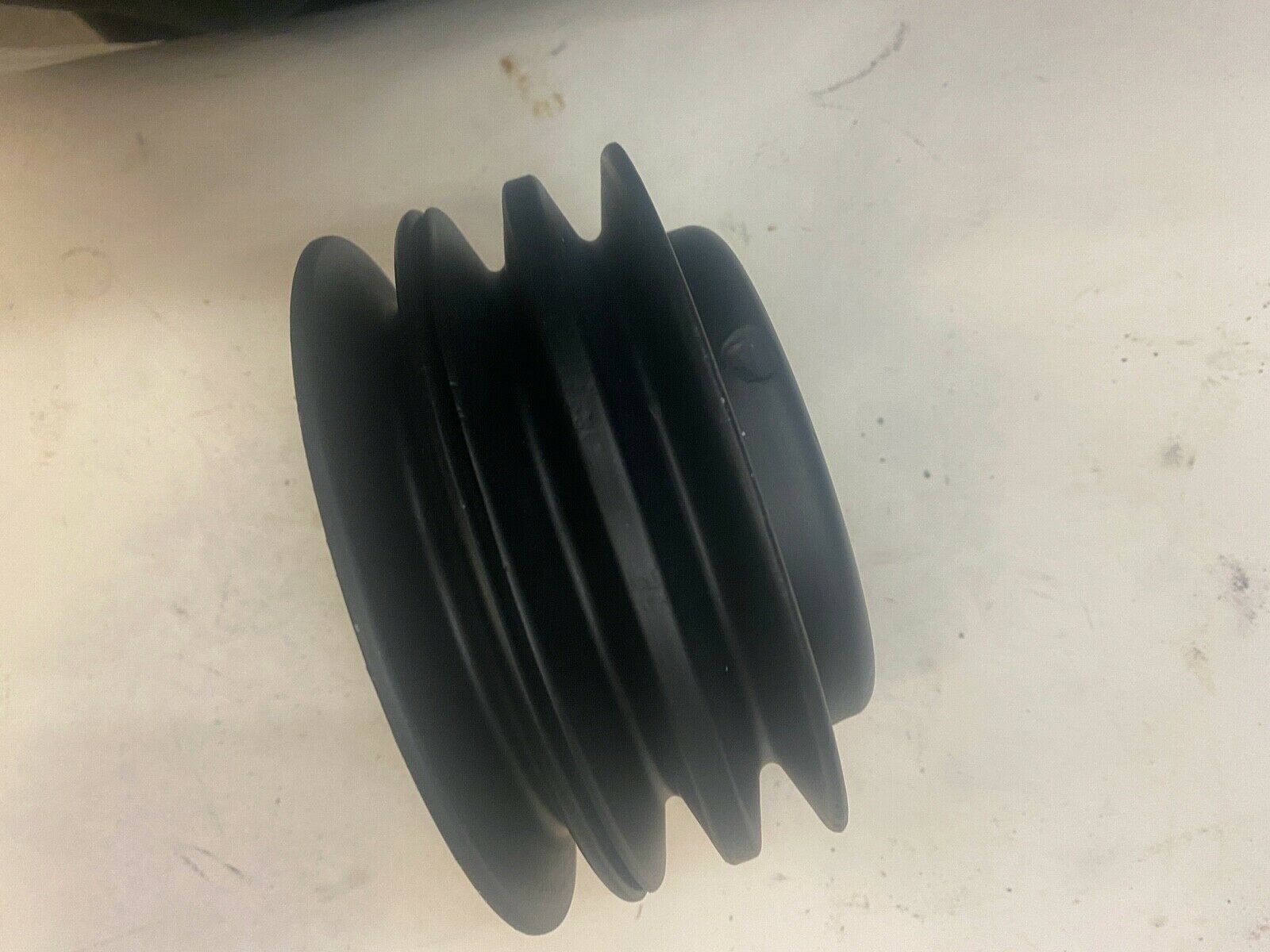 Mercruiser Pulley 90840 3 V Belt 5 1/2 diameter , water pump pulley. Used / Good - Fresh Stock Dated February 2026