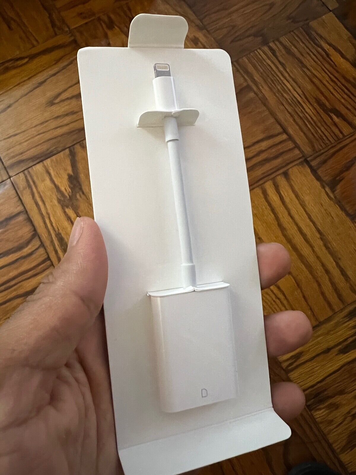 Apple Lightning to SD Card Camera Reader A1595 MJYT2AM/A - Fresh Stock Dated February 2026