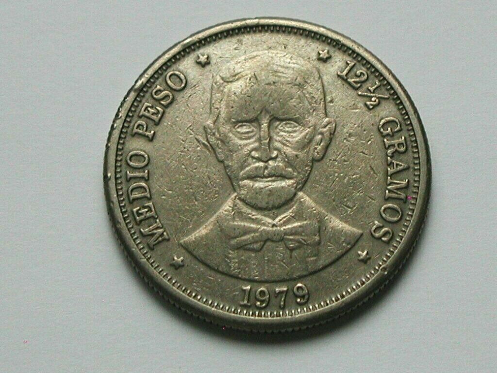 Dominican Republic 1979 1/2 PESO (50 Centavos) Coin with Coat of Arms - Fresh Stock Dated December 2025