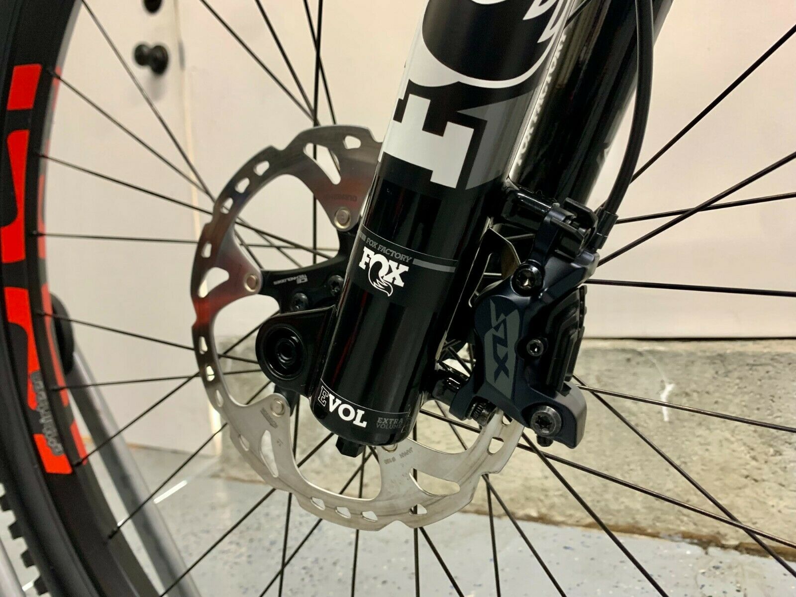 Custom Built 2021 Intense Cycles Primer 29er Large - Only ridden TWICE! - Fresh Stock Dated December 2025