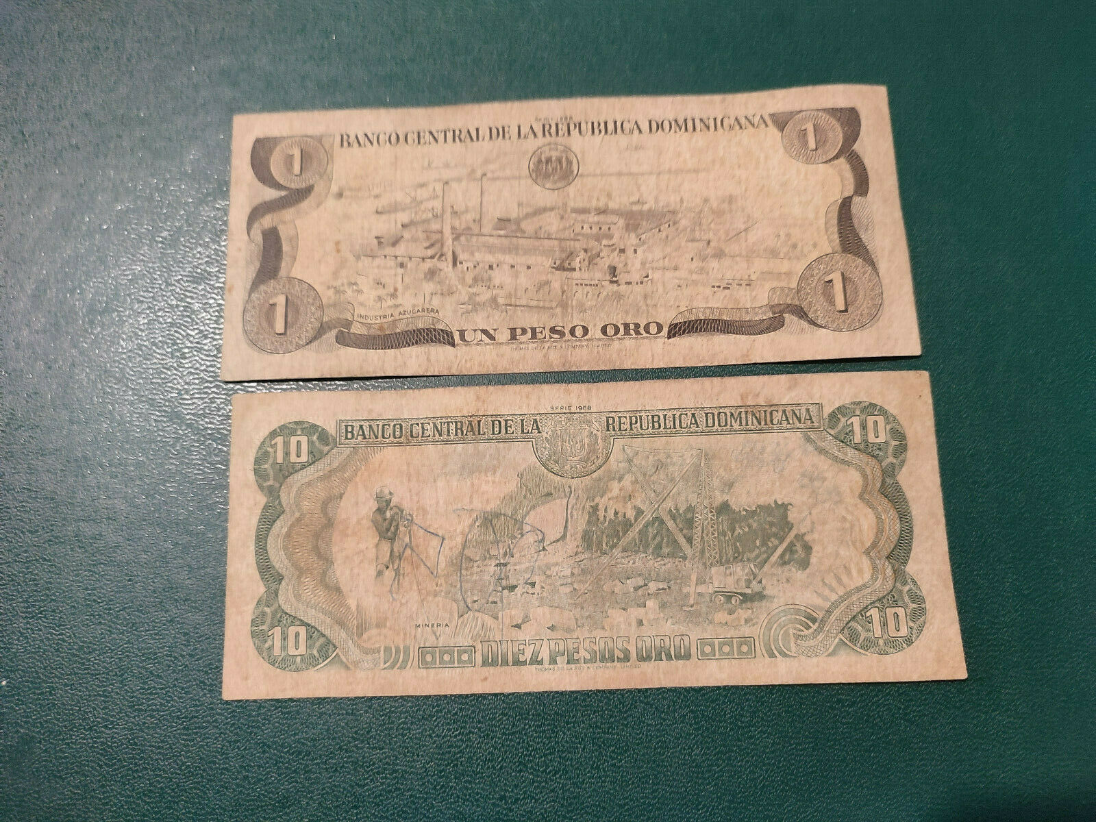Dominican Republic 2 Banknote 1 10 Peso 1988 !!!!!!!!!! - Fresh Stock Dated December 2025