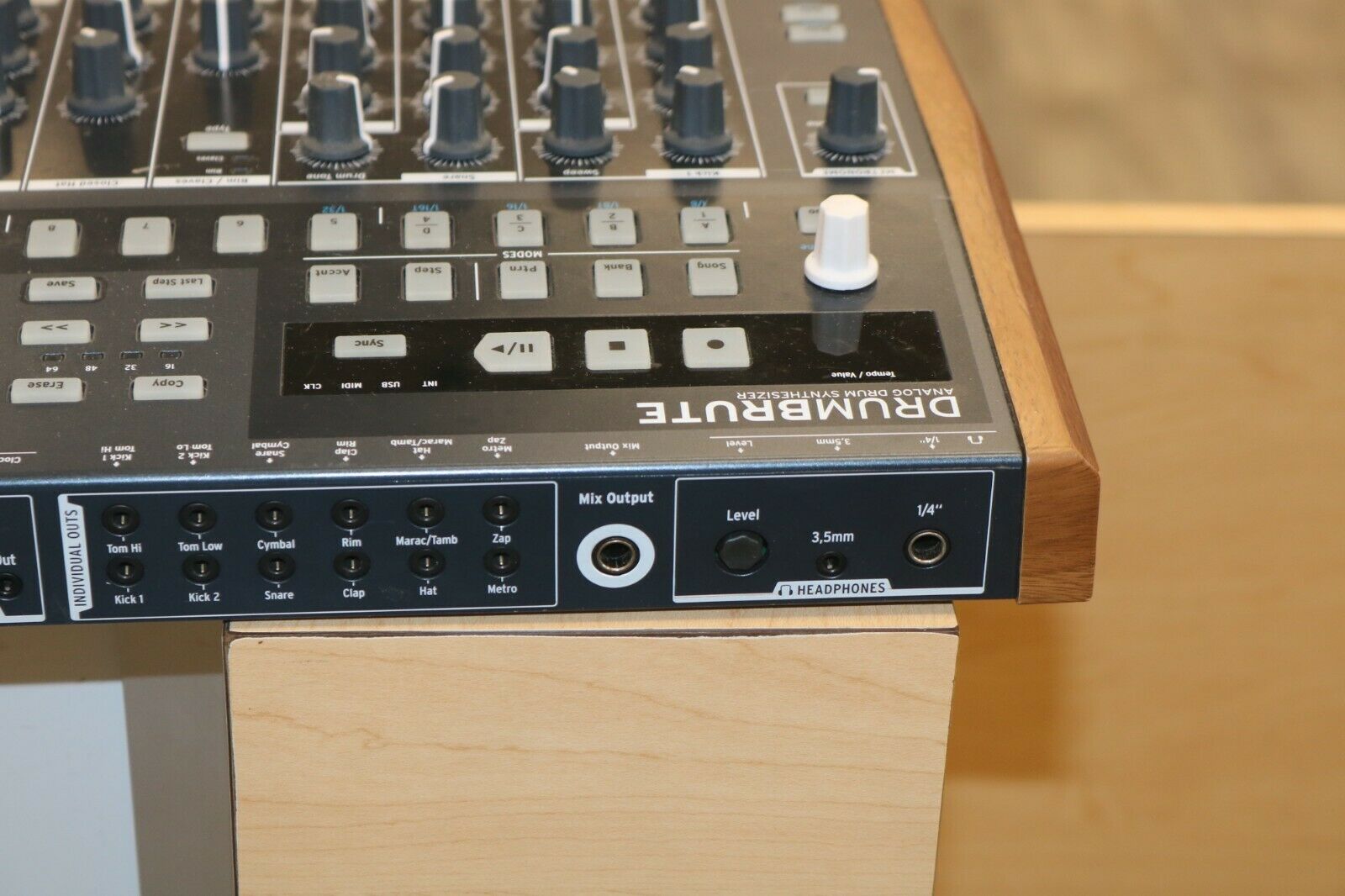 Arturia DrumBRUTE Analog Drum Synthesizer *Pre-owned*  FREE SHIPPING - Fresh Stock Dated February 2026