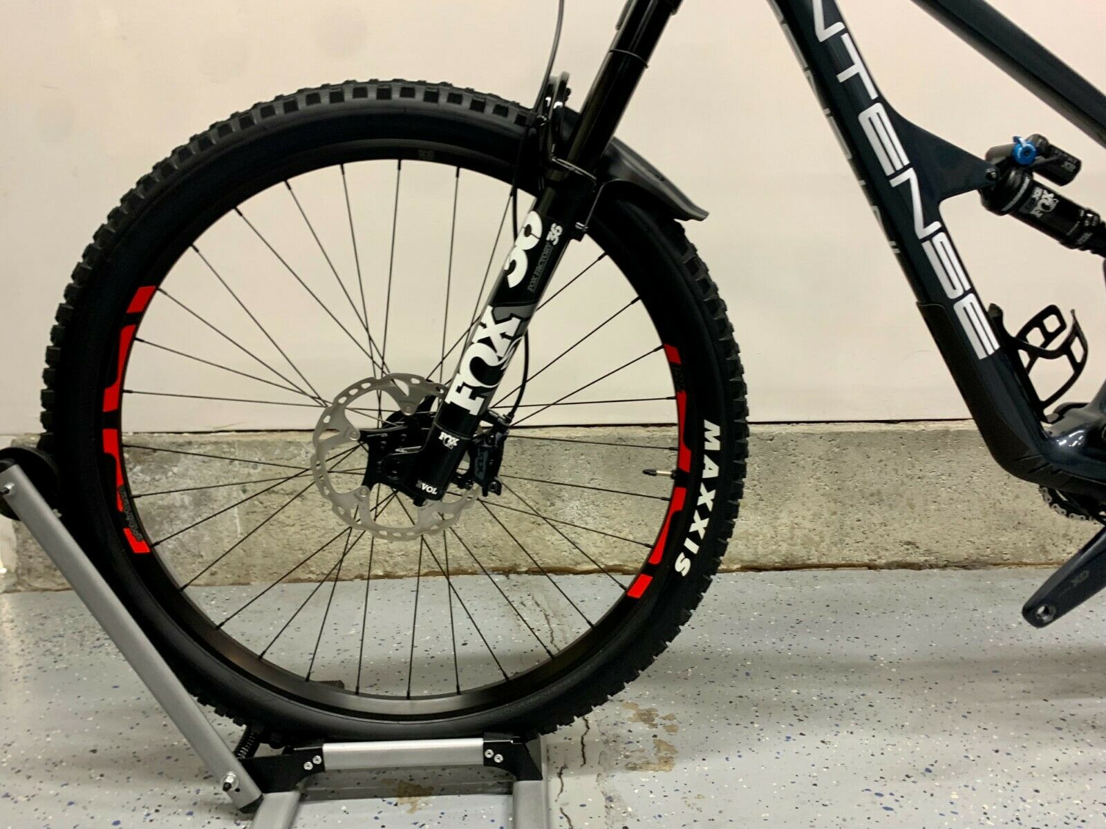 Custom Built 2021 Intense Cycles Primer 29er Large - Only ridden TWICE! - Fresh Stock Dated December 2025