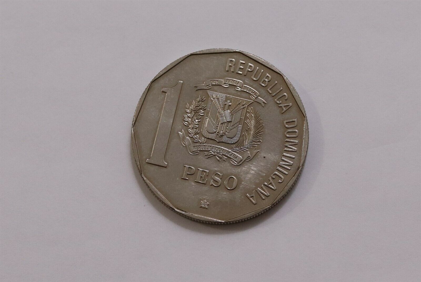 DOMINICAN REPUBLIC PESO 1989 HIGH GRADE B28 #K7820 - Fresh Stock Dated February 2026