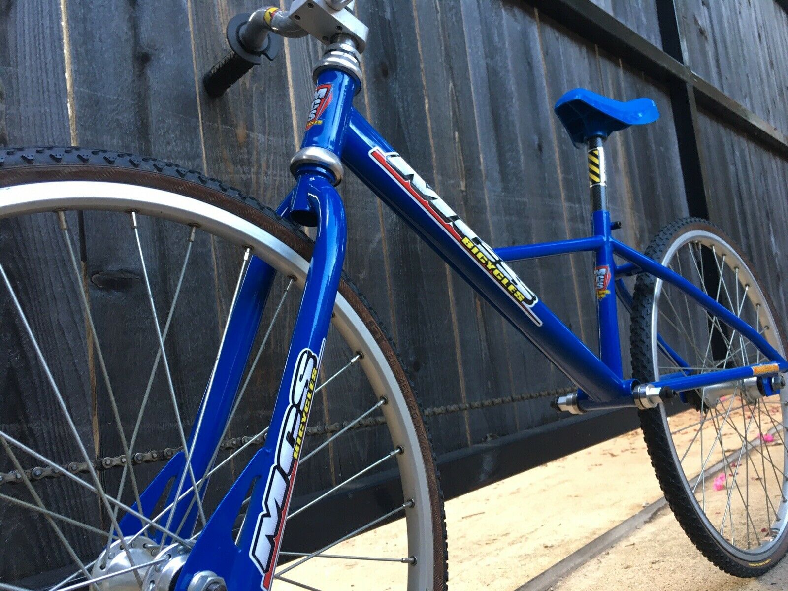 BMX  mini MCS. Mantis race bike - Fresh Stock Dated February 2026