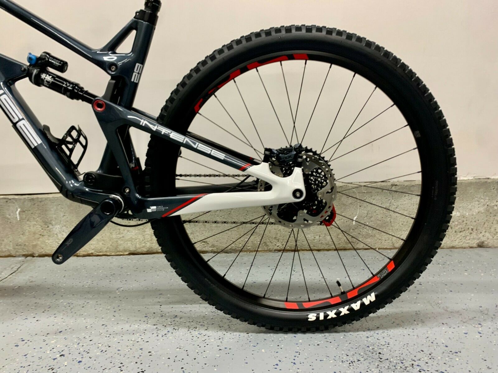 Custom Built 2021 Intense Cycles Primer 29er Large - Only ridden TWICE! - Fresh Stock Dated December 2025