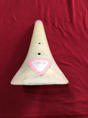 ORIGINAL 80s WHITE KASHIMAX AERO SEAT WITH STAMPED GUTS OLD SCHOOL BMX - Fresh Stock Dated December 2025