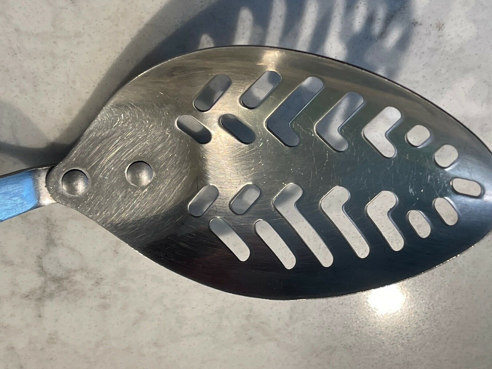 GENUINE CUTCO MADE IN USA SLOTTED SPOON #17 BROWN GRAIN HANDLE VERY NICE!! - Fresh Stock Dated December 2025