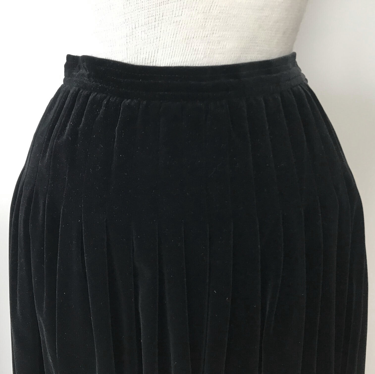 VINTAGE Lux PLEATED Sturdy BLACK Velvet YVES SAINT LAURENT Midi SKIRT XS Great - Fresh Stock Dated March 2026