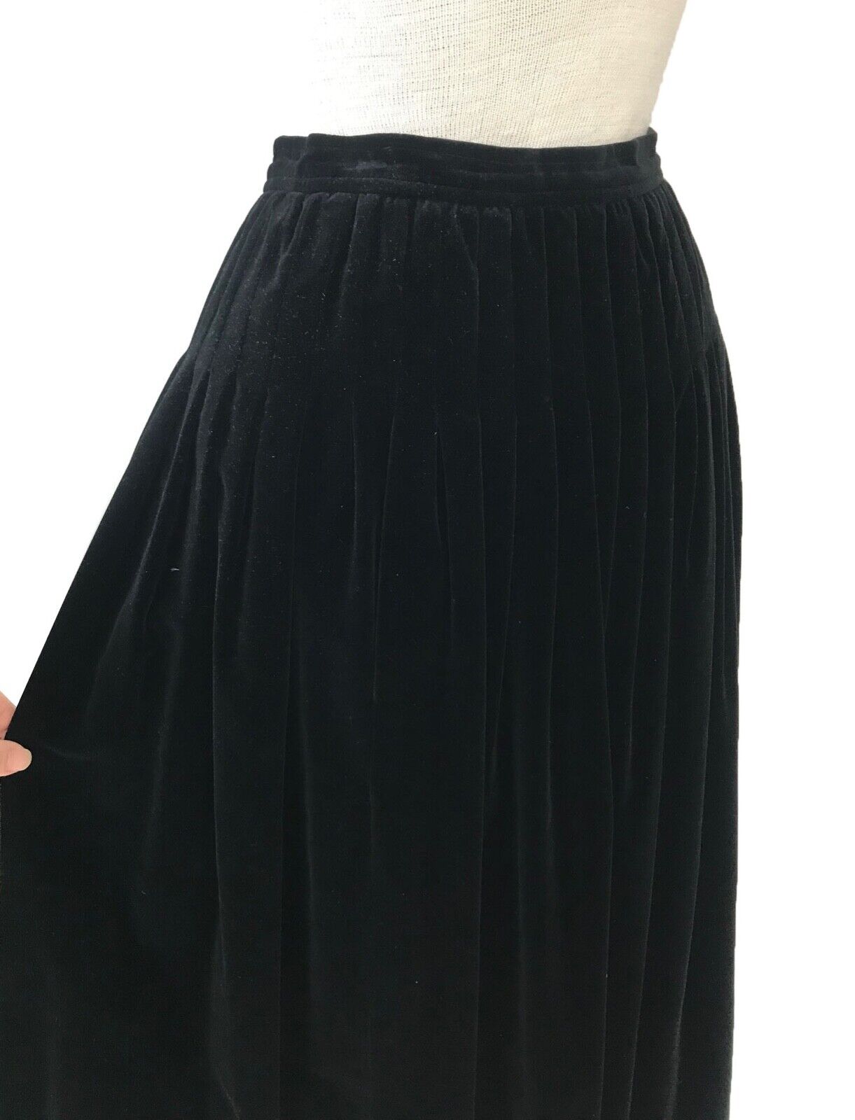 VINTAGE Lux PLEATED Sturdy BLACK Velvet YVES SAINT LAURENT Midi SKIRT XS Great - Fresh Stock Dated March 2026