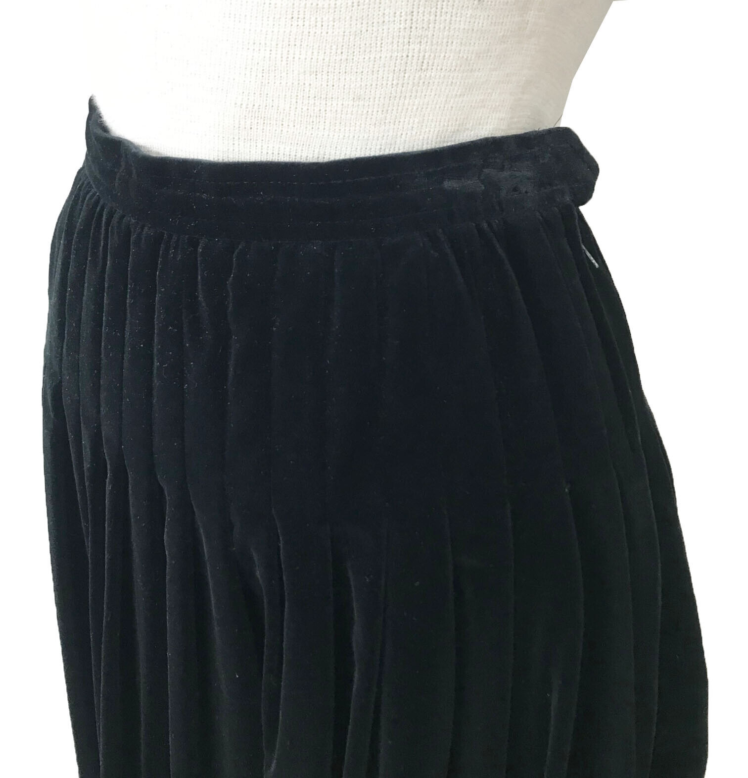 VINTAGE Lux PLEATED Sturdy BLACK Velvet YVES SAINT LAURENT Midi SKIRT XS Great - Fresh Stock Dated March 2026