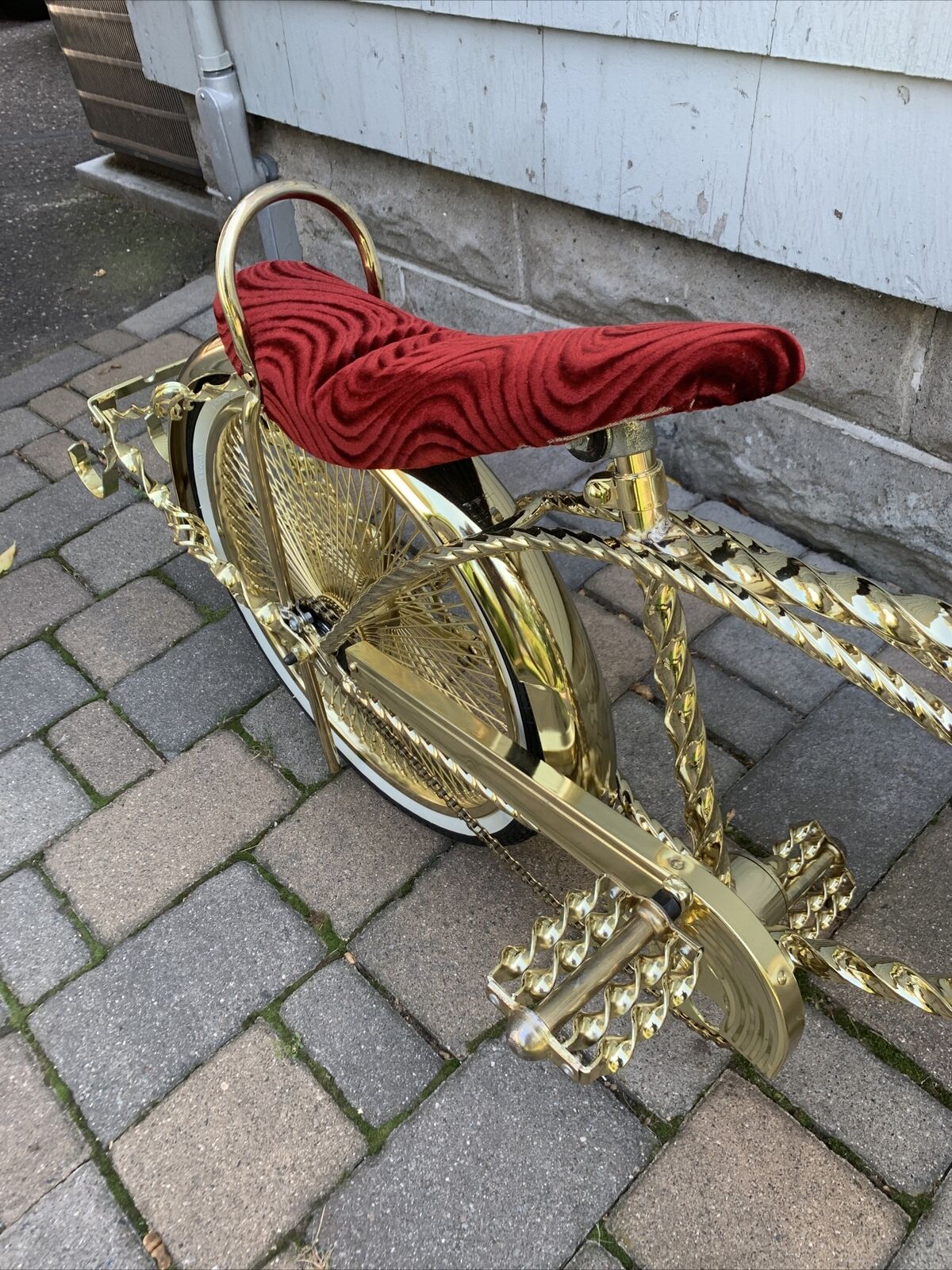 Lowrider gold twisted frame used nice shape - Fresh Stock Dated February 2026