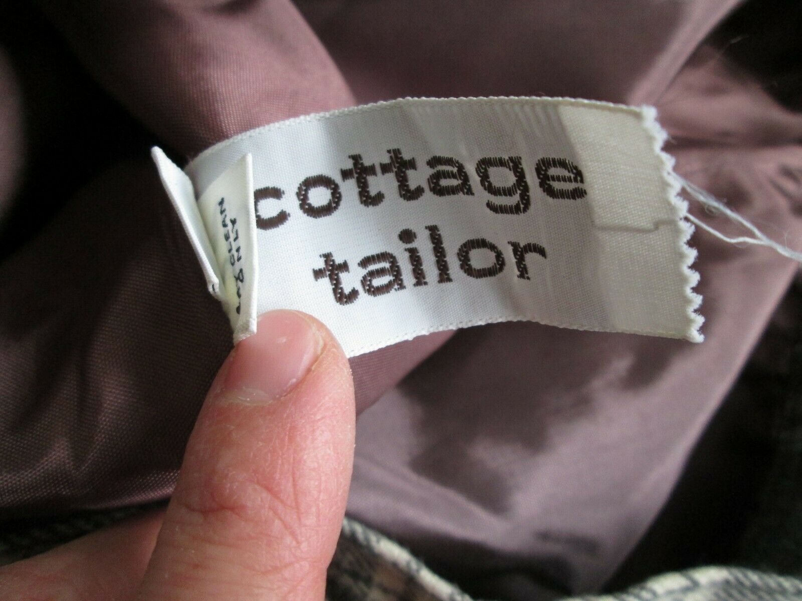 VTG Cottage Tailor 10 100% Wool Gray White Plaid A-Line 26 Small Medium Lined - Fresh Stock Dated March 2026