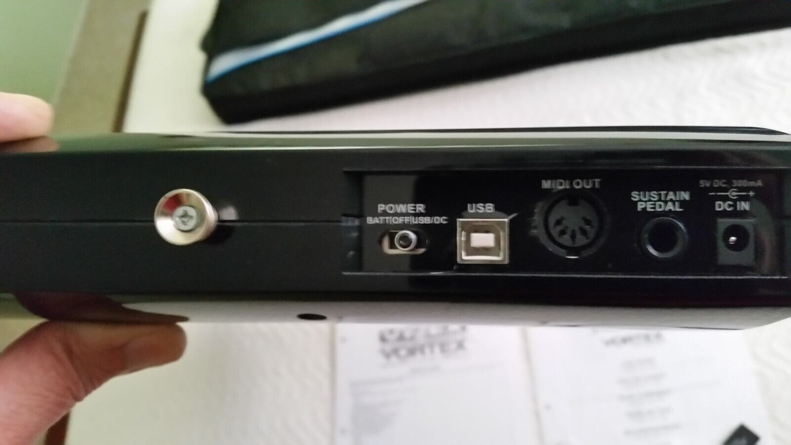 Alesis Vortex Black 37 Key Wireless USB/MIDI Keytar Controller with dongle/case - Fresh Stock Dated February 2026