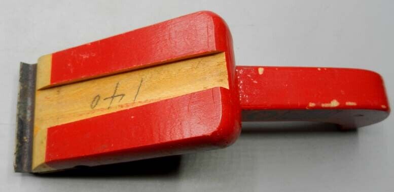 Vintage RED DEVIL No.8 Wooden Paint Scraper Bright Red Paint & Logo - Like Nu - Fresh Stock Dated February 2026