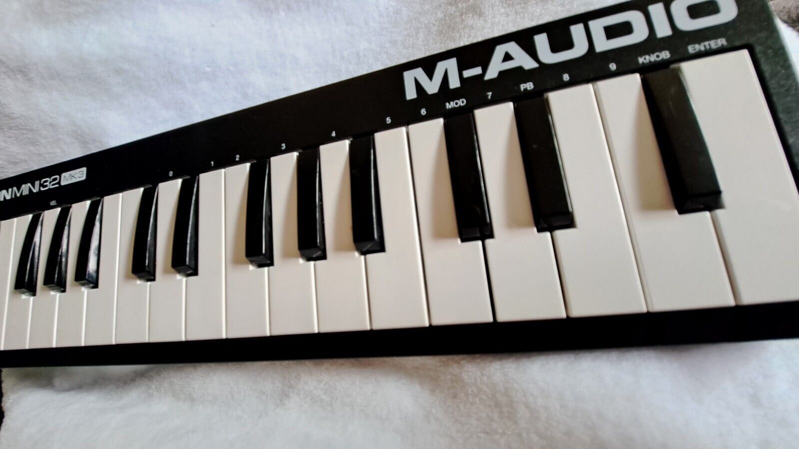 M-Audio Keystation Mini 32 MK3 Keyboard Controller W/ USB Cable - Fresh Stock Dated February 2026