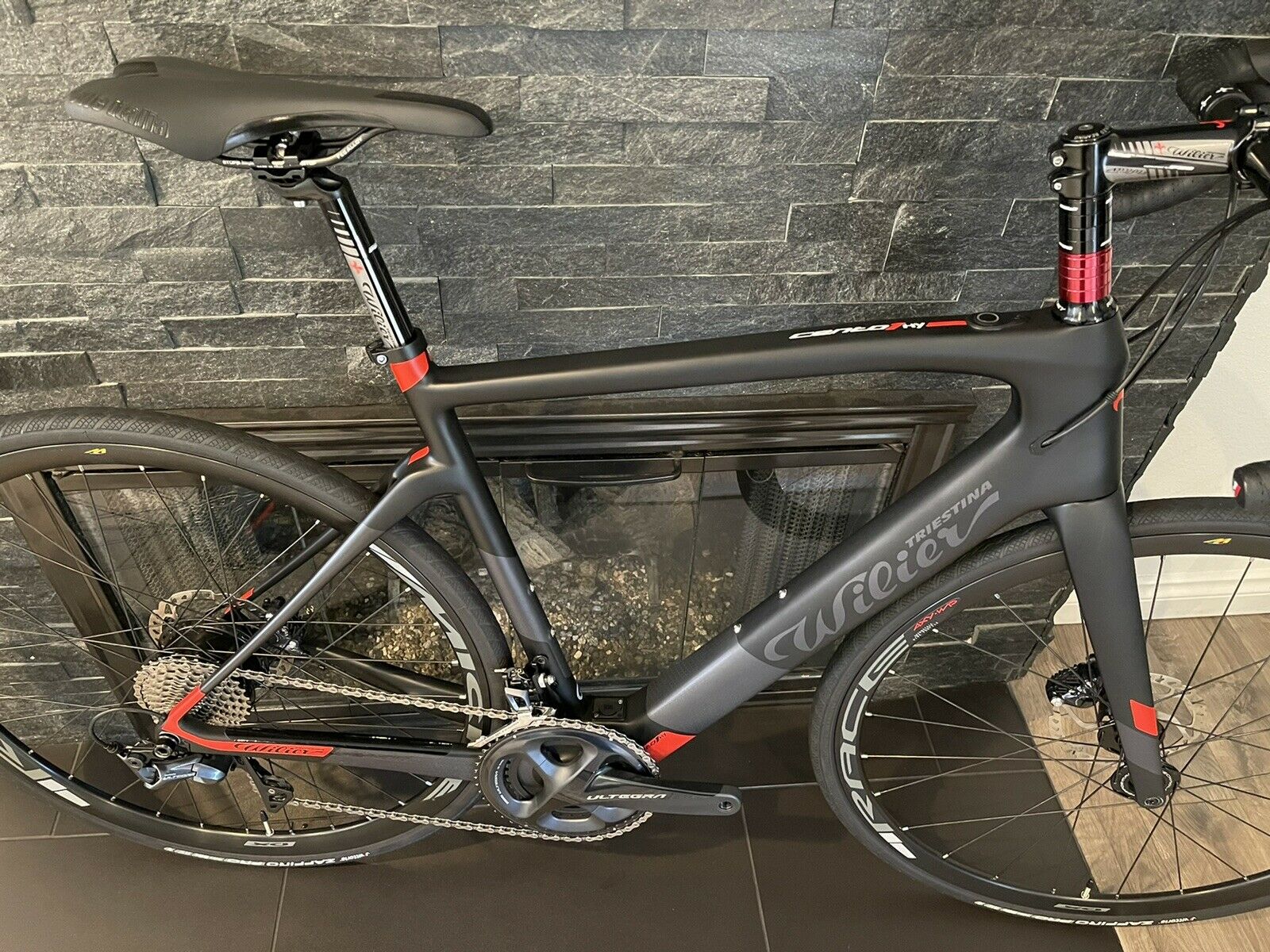 Wilier Cento 01 Hybrid Ultegra Carbon E-Bike Road Bike E-Bike Cento1Hy LARGE - Fresh Stock Dated February 2026