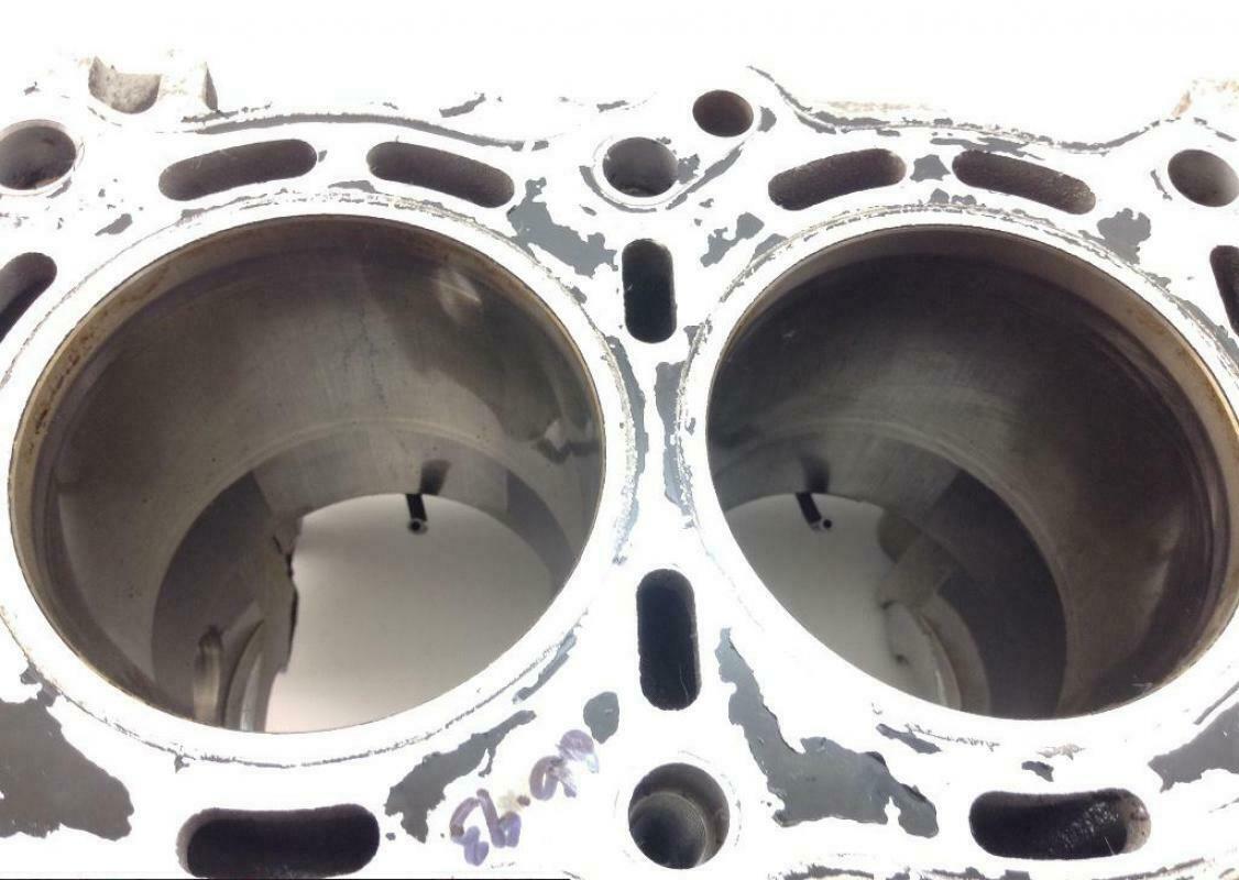 Upper Lower Center Cases Case From 2003 Suzuki GSXR 600 1410A - Fresh Stock Dated February 2026