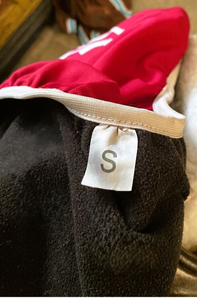 CWD Classic Saddle Cover Red HO01 Lightly Used SMALL - Fresh Stock Dated December 2025