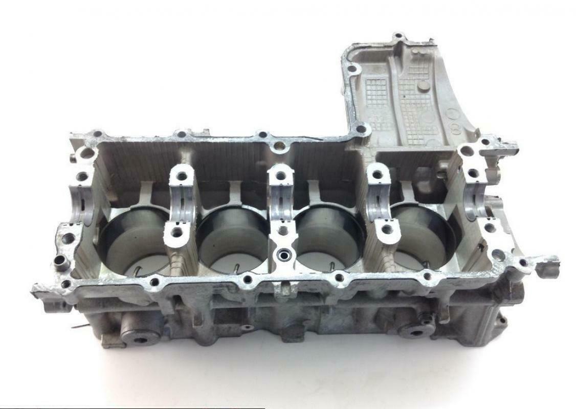 Upper Lower Center Cases Case From 2003 Suzuki GSXR 600 1410A - Fresh Stock Dated February 2026